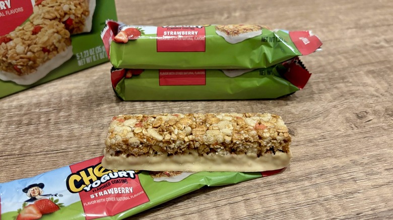 Strawberry Yogurt granola bar