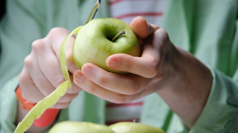 Apple peeler and peels