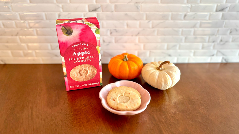 Trader Joe's apple shortbread cookies