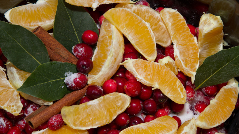 cranberry sauce ingredients in slow cooker