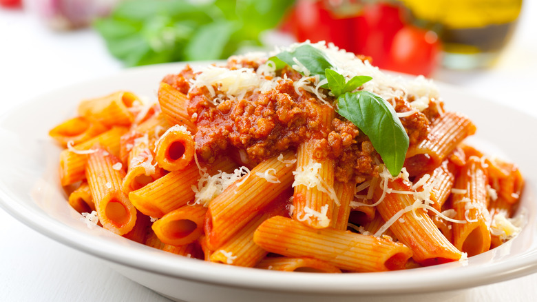 Rigatoni with meat sauce