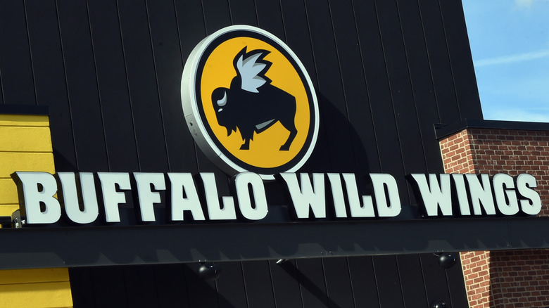 Buffalo Wild Wings storefront 