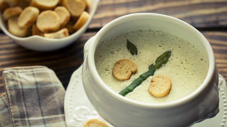 bowl of asparagus soup