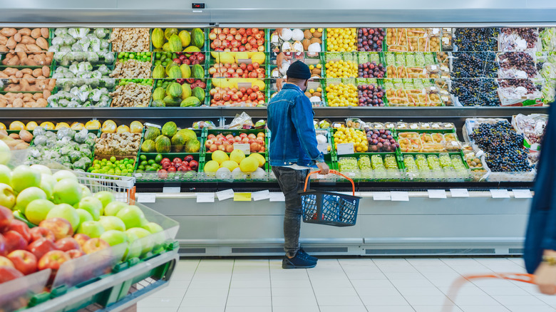 Supermarket produce section