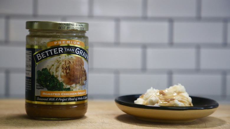 jarred gravy with mashed potatoes