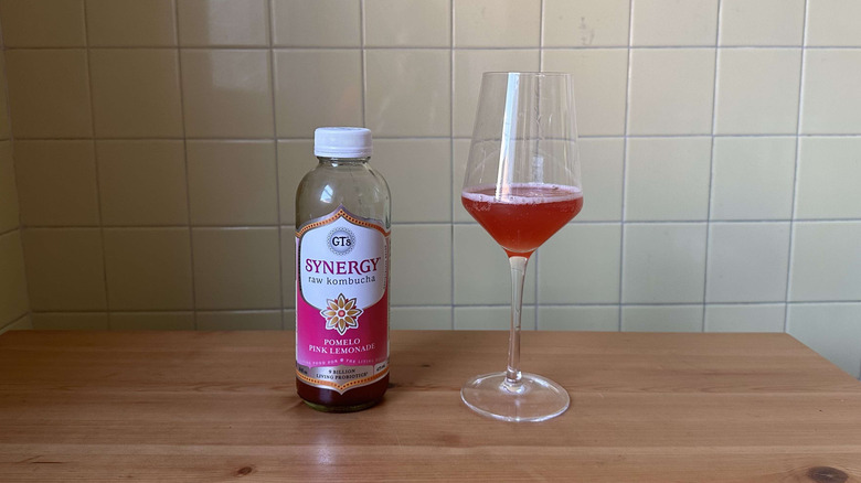 Pomelo Pink Lemonade kombucha