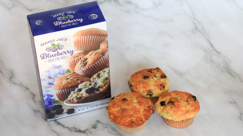 Blueberry muffin mix with box