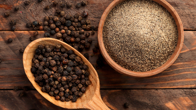 ground and whole peppercorns