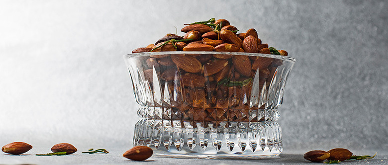 Roasted Almond Nuts Per Kilo Mix Nuts Dried Bitter Almond - China Herbs,  Wholesale Herbs