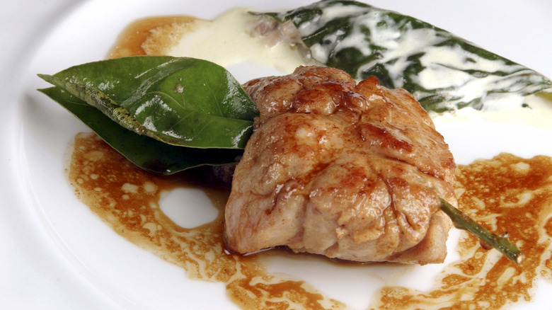 Sweetbreads with herbs and sauce