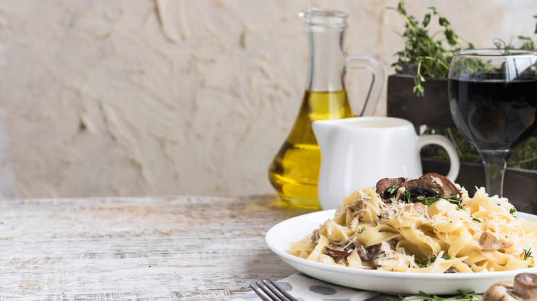 mushroom alfredo with olive oil