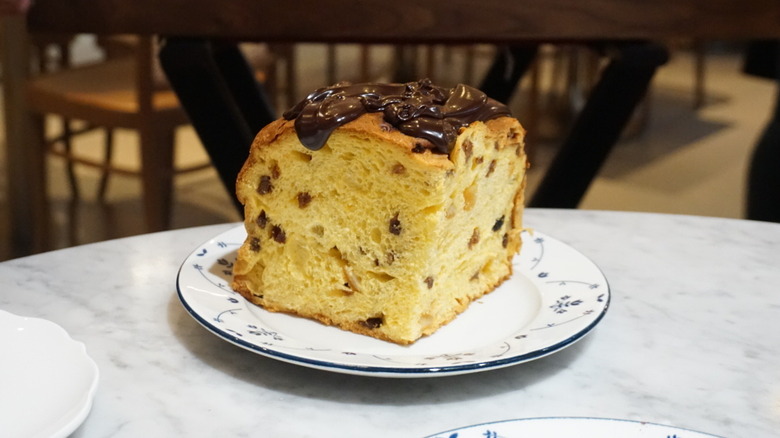 Panettone with chocolate