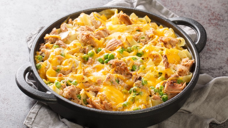 Creamy cheese tuna casserole 