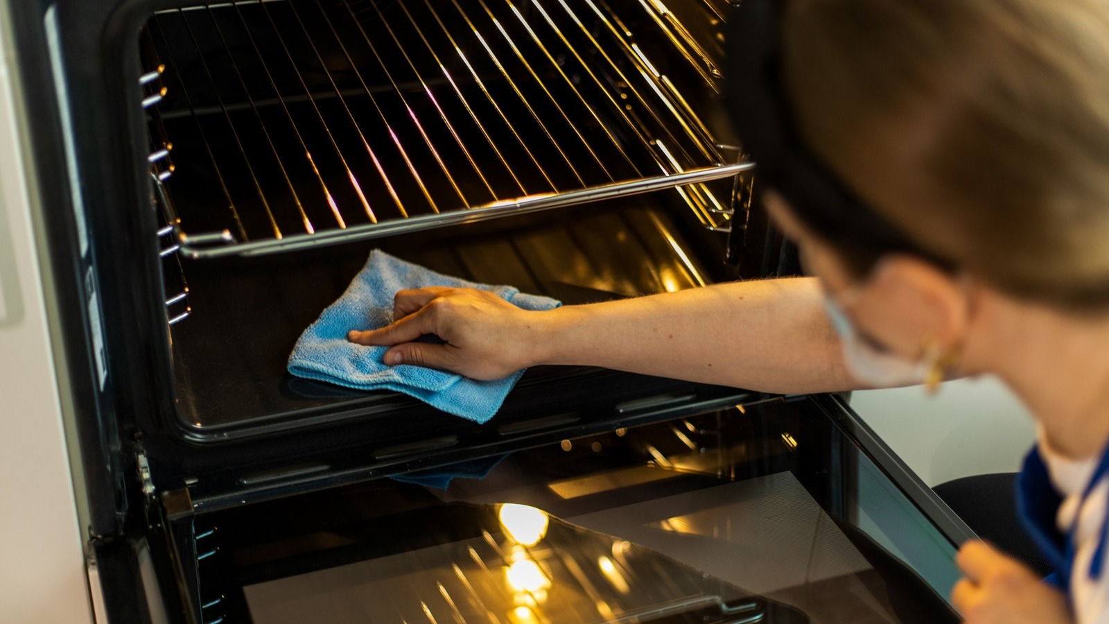 How To Use The Steam Cleaning Function In An Oven