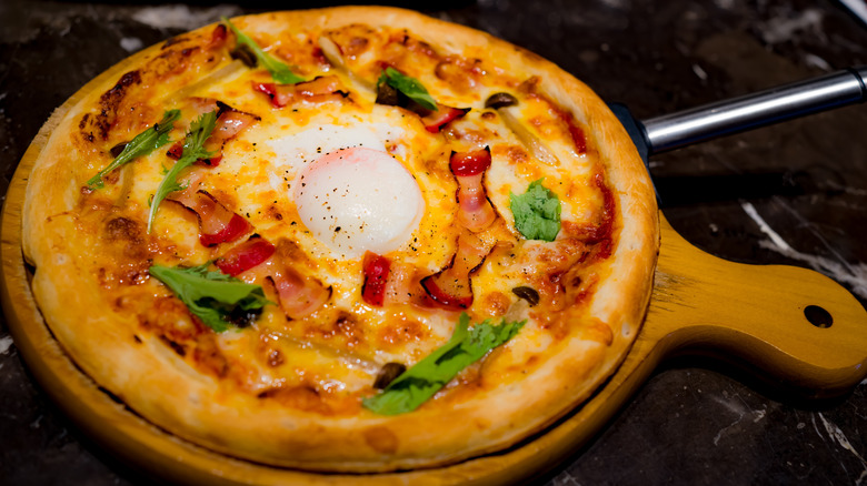 egg baked into pizza