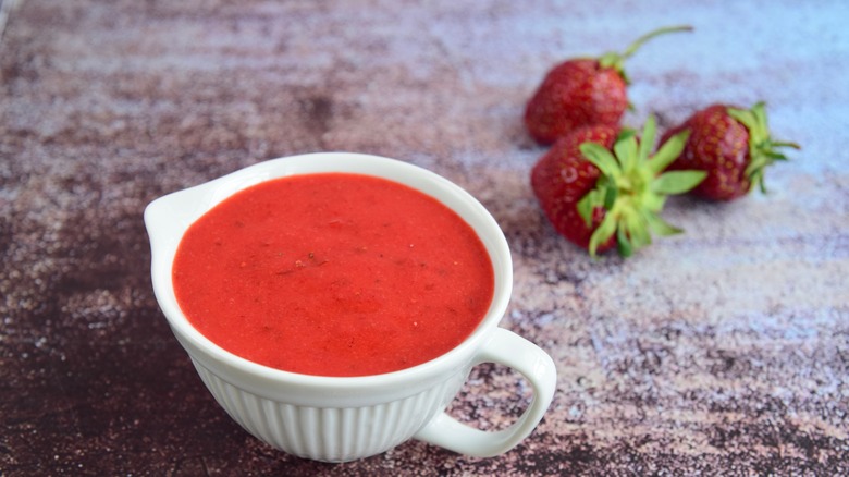 Strawberry vinaigrette with strawberries