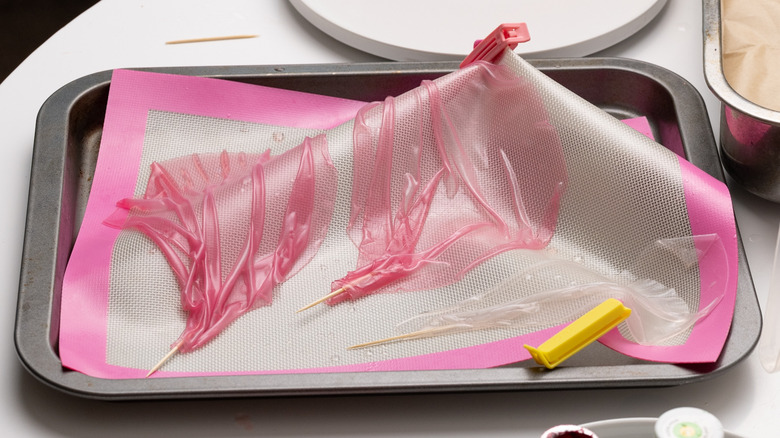 shaping pink rice paper sails