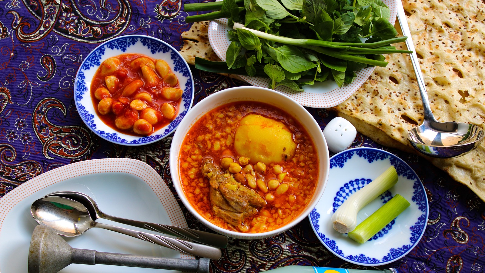 https://www.tastingtable.com/img/gallery/abgoosht-the-ancient-iranian-stew-featuring-lamb-and-dried-limes/l-intro-1666456897.jpg