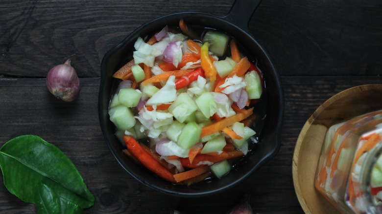 acar in bowl