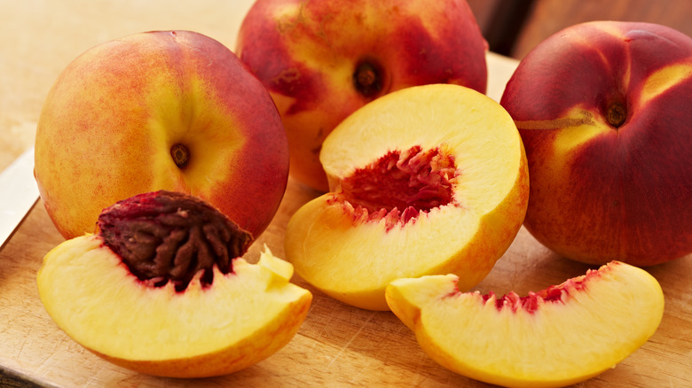 Sliced nectarines