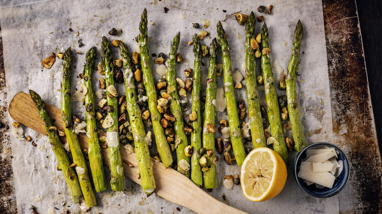 roasted asparagus with nuts