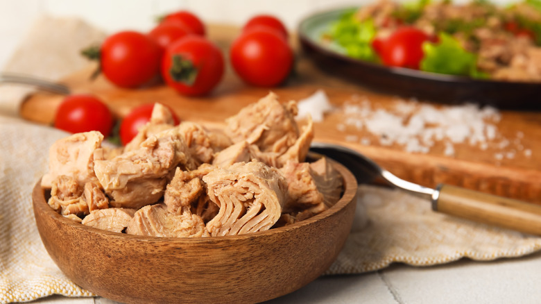 canned tuna in bowl