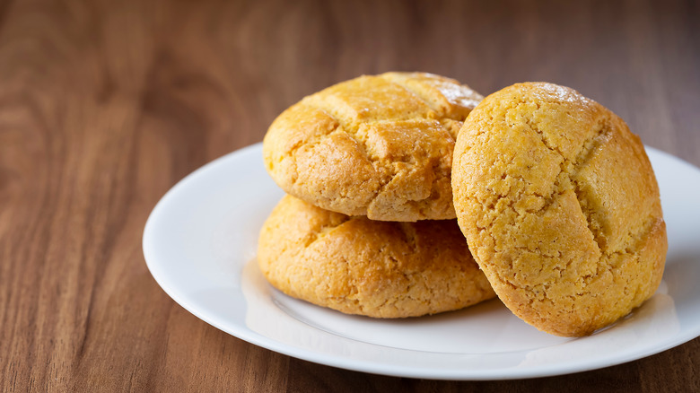 Cornmeal cookies on a plate