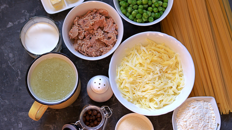 Tuna noodle casserole with brocolli