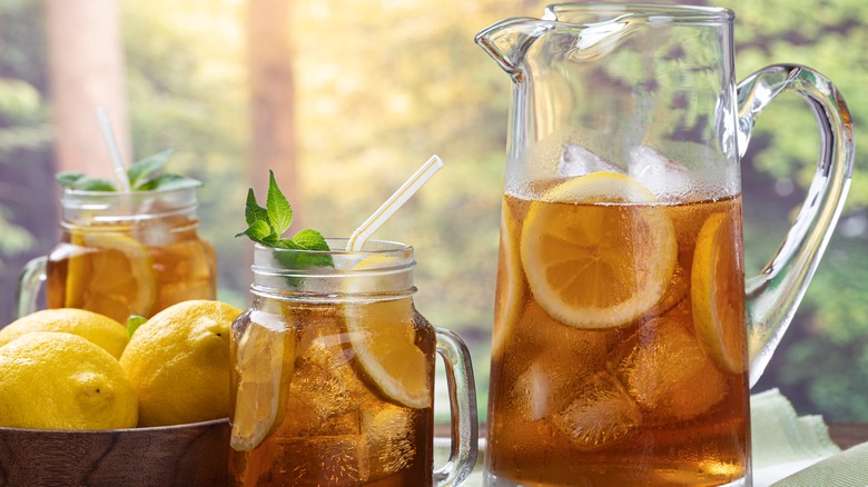 sweet tea with pitcher