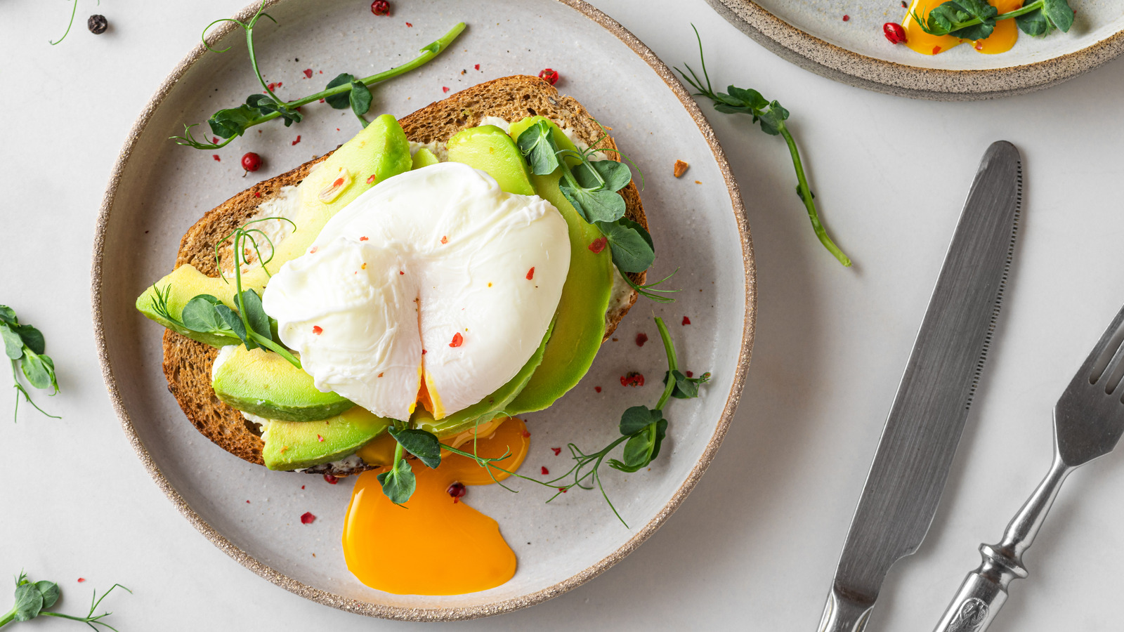 Adrienne Cheatham Perfects Poached Eggs With A Simple Vinegar Soak