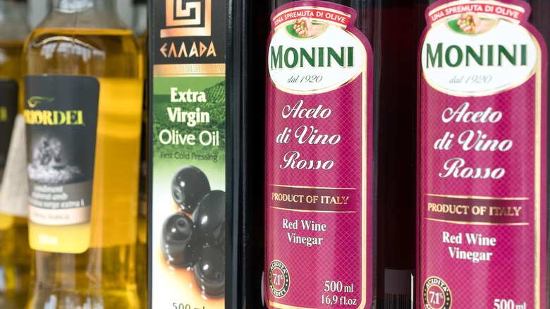 Monini aged red wine vinegar