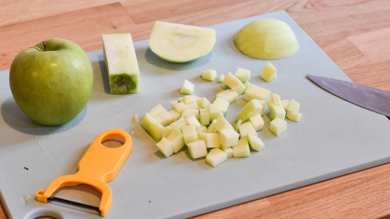 cutting apples into cubes