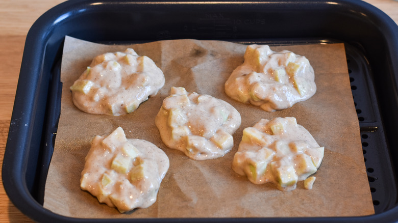 apple fritter batter on air fryer tray