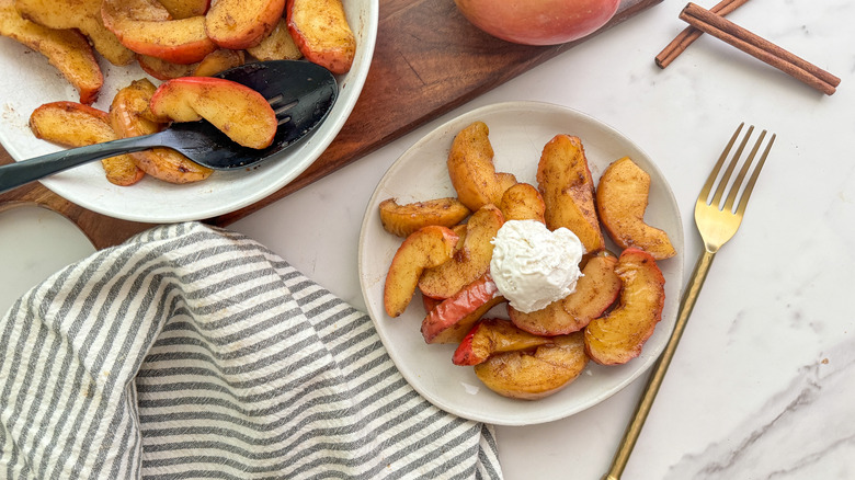 plate of apples with cream