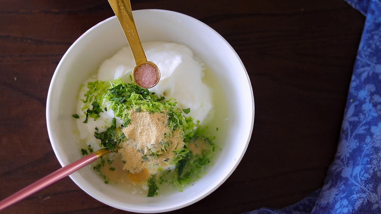 sour cream with garlic powder