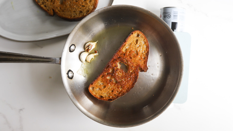 Garlic toasted bread in pan