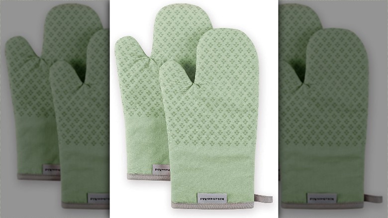 kitchenaid asteroid oven mitts