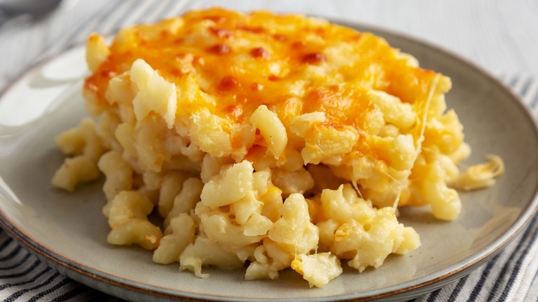 plate of baked mac and cheese