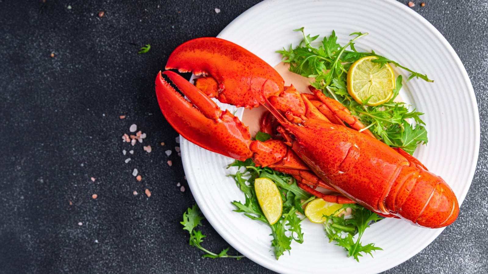 All You Need Is A Towel To Easily Remove Lobster Tail From Its Shell