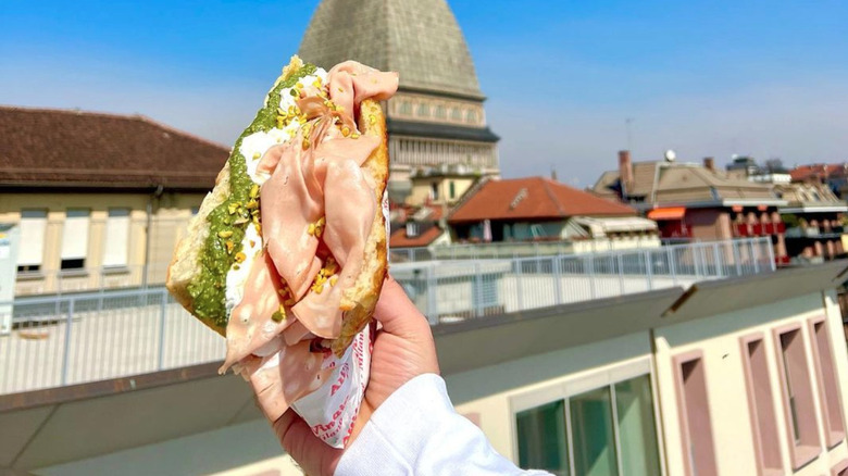 All'Antico Vinaio la paradiso sandwich