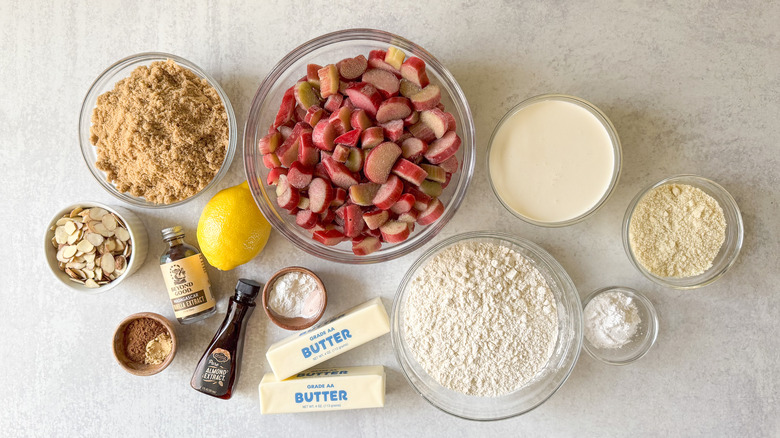 Almond-rhubarb from scratch dump cake ingredients