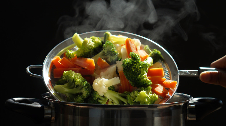 Steamed vegetables 