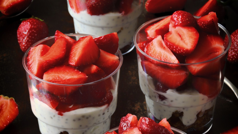 strawberry parfait cups