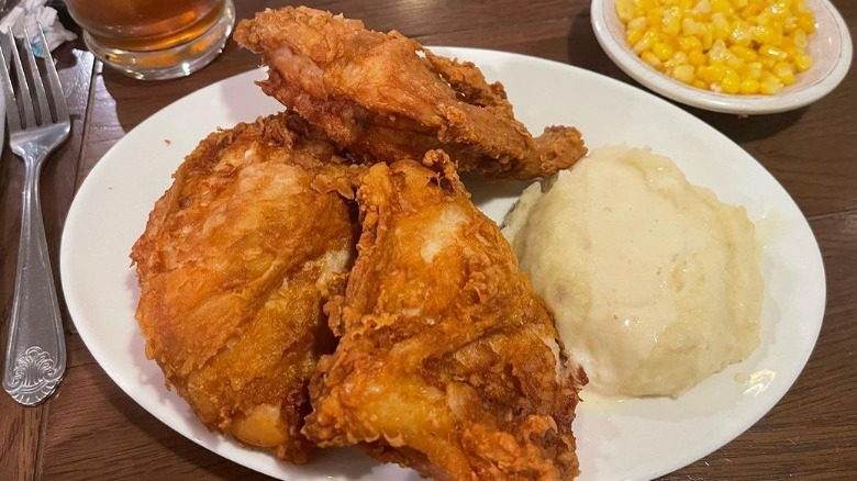 Fried chicken, mashed potatoes, and corn