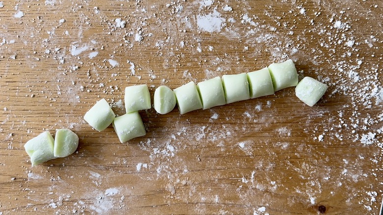 Portioned cream cheese mints