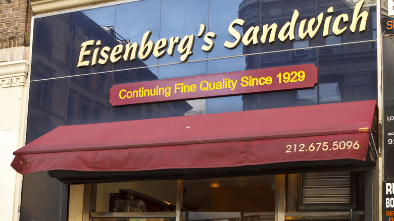 Eisenbergs sandwich outside