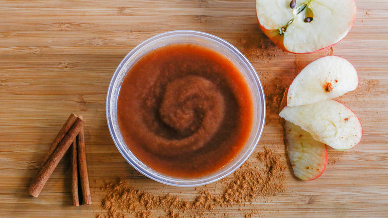 Apple butter with cinnamon and apples