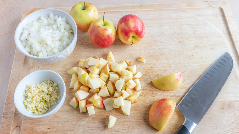 chopped apples onions and garlic