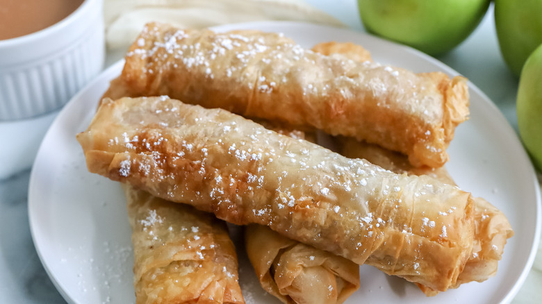 apple pie phyllo rolls on a plate