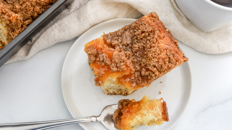 coffee cake with apricot puree